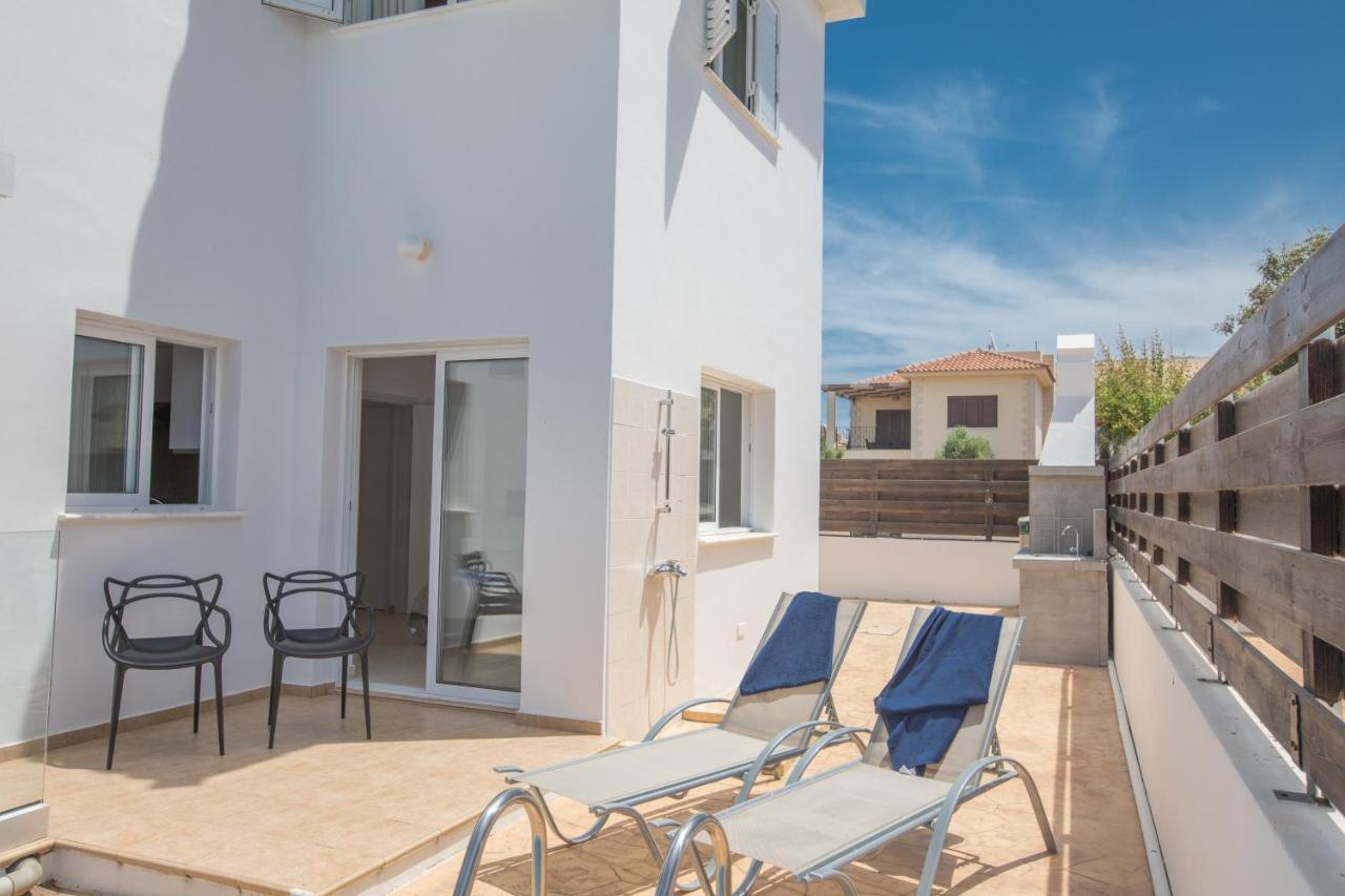 Elite Luxury Villa Paralimni Exterior photo