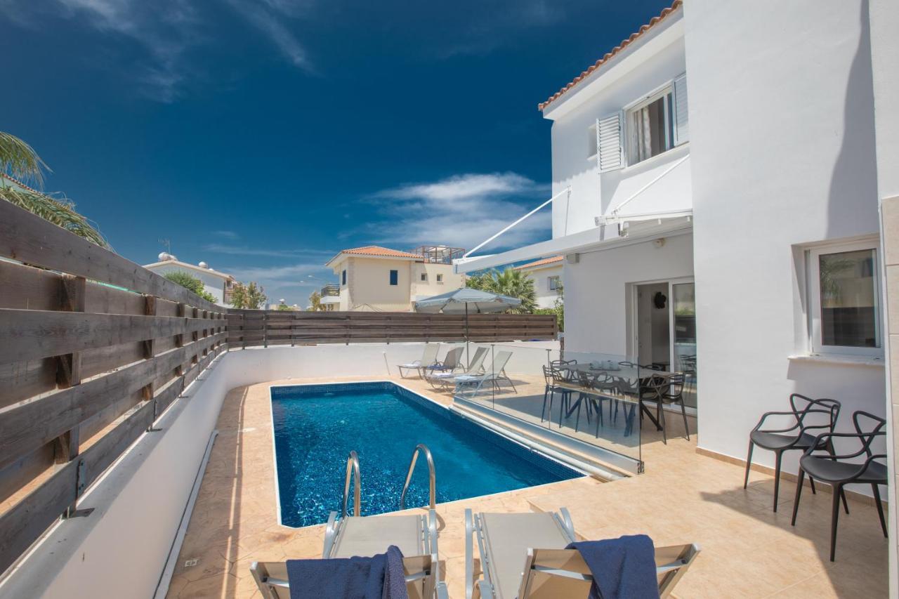 Elite Luxury Villa Paralimni Exterior photo